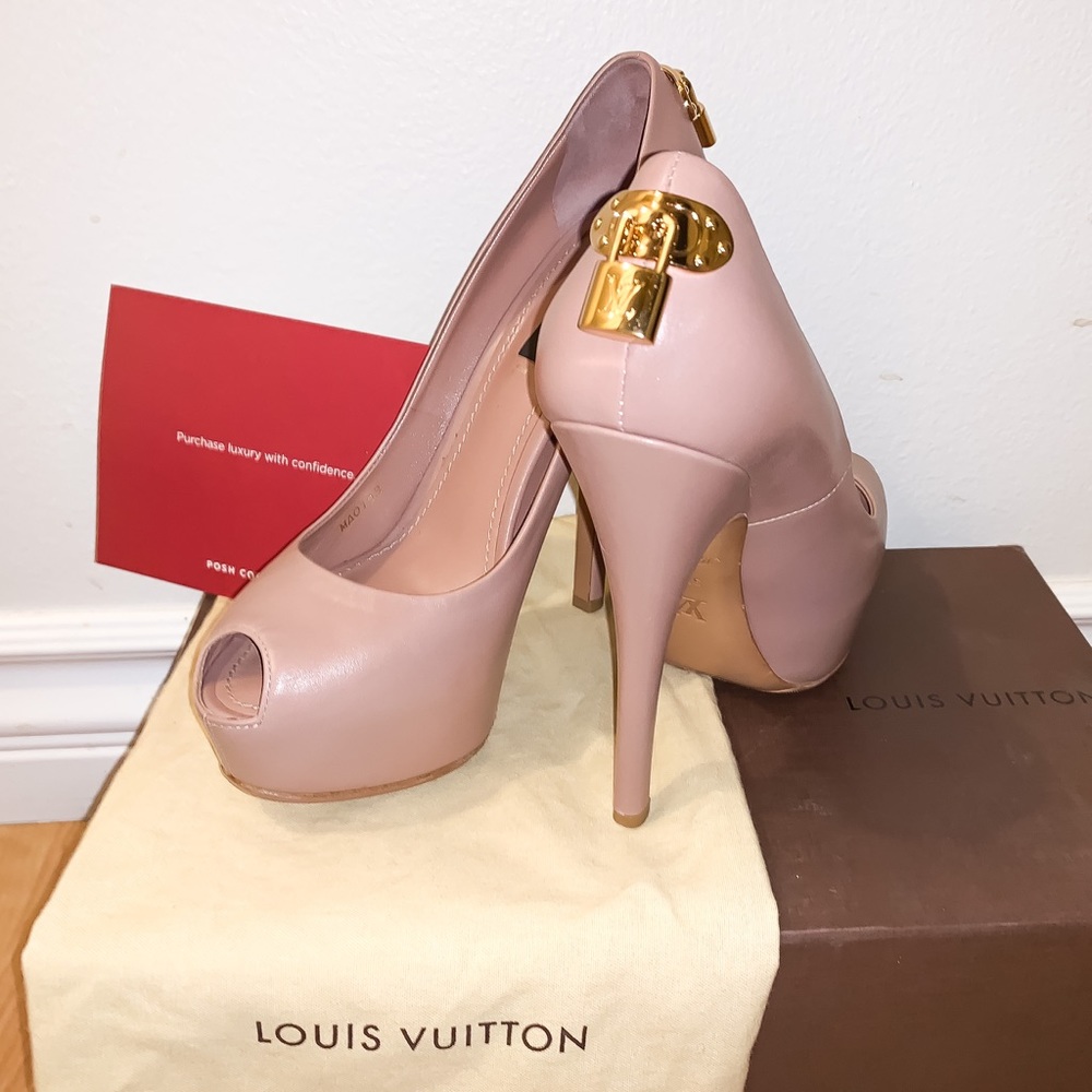 LOUIS VUITTON BEAUTIFUL/FLAWLESS tan Peep Toe Heel